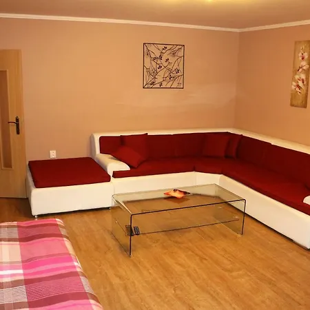 Tri Ruze Krásnohorské Podhradie