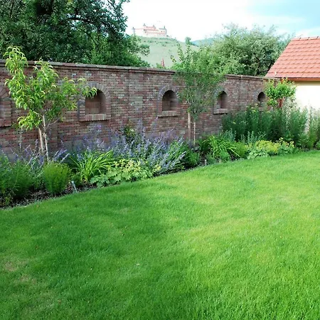 Tri Ruze Krásnohorské Podhradie