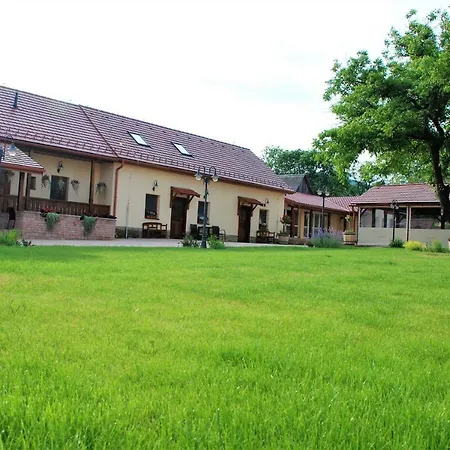 Tri Ruze * Krásnohorské Podhradie