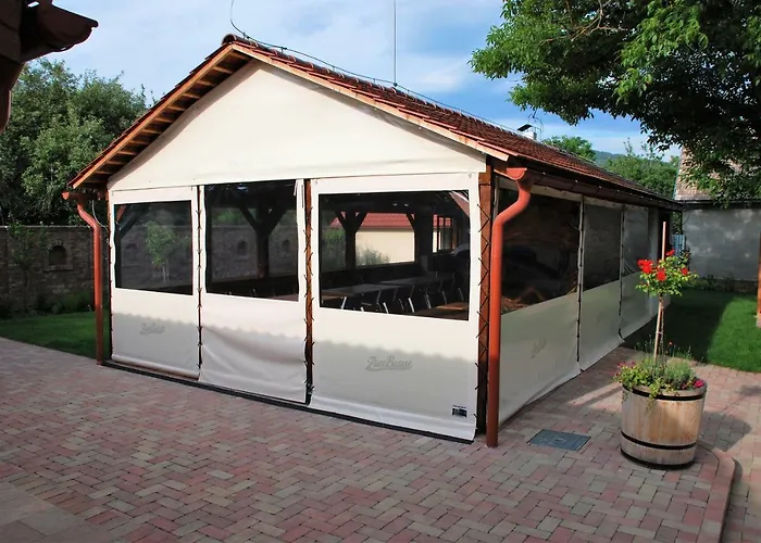 Tri Ruze Krásnohorské Podhradie